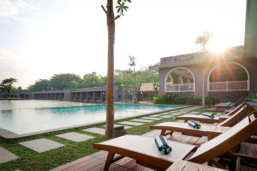 The Westlake Hotel&resort Yogyakarta 4*