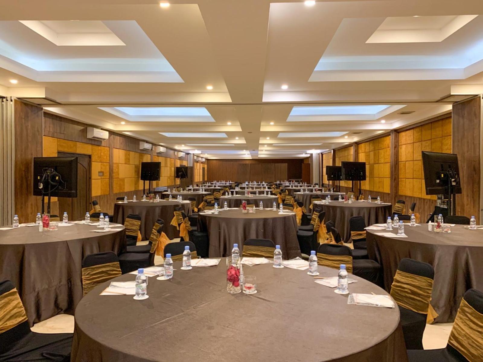 The Westlake Hotel&resort Yogyakarta Hotel
