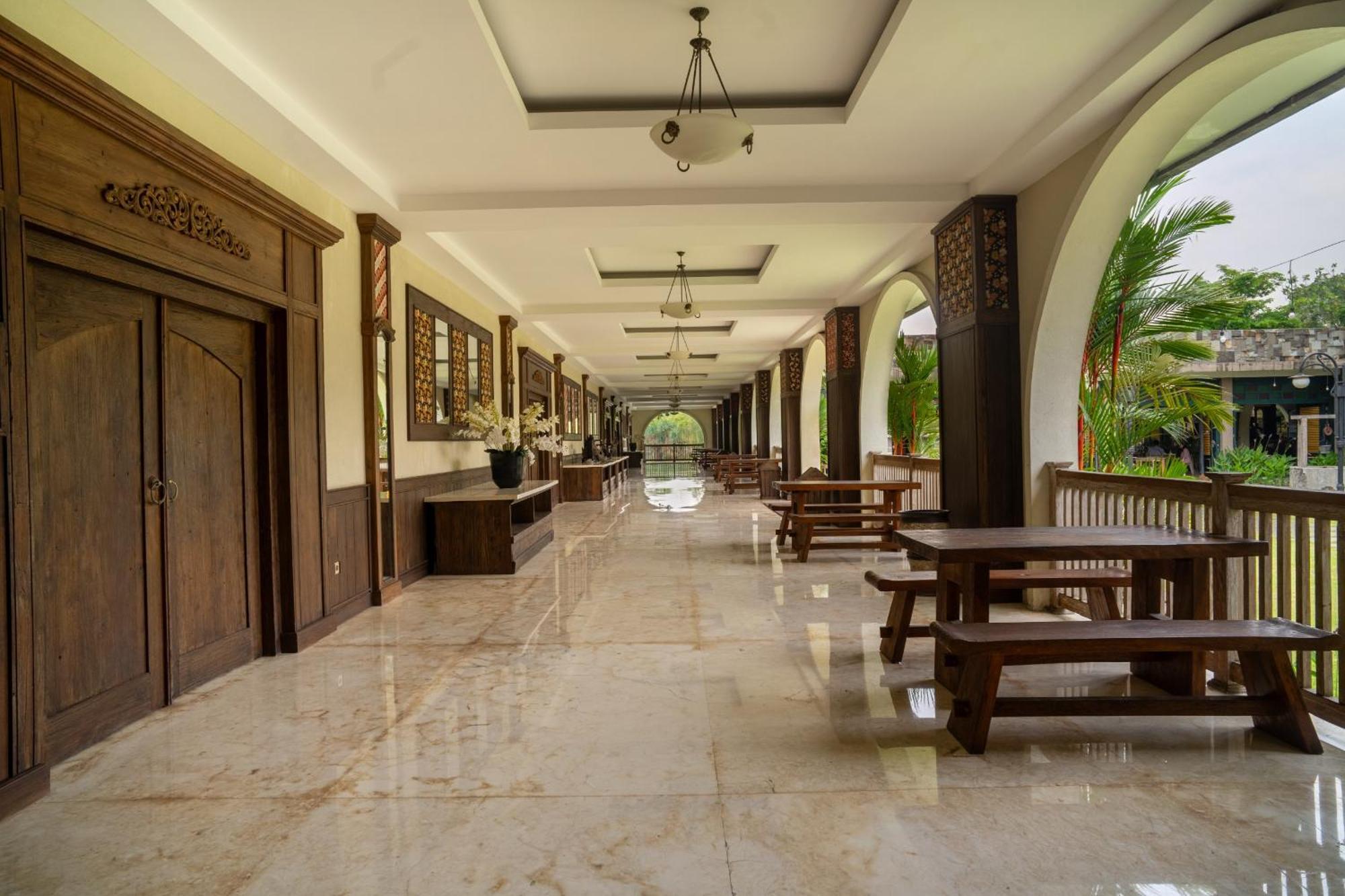 The Westlake Hotel&resort Yogyakarta